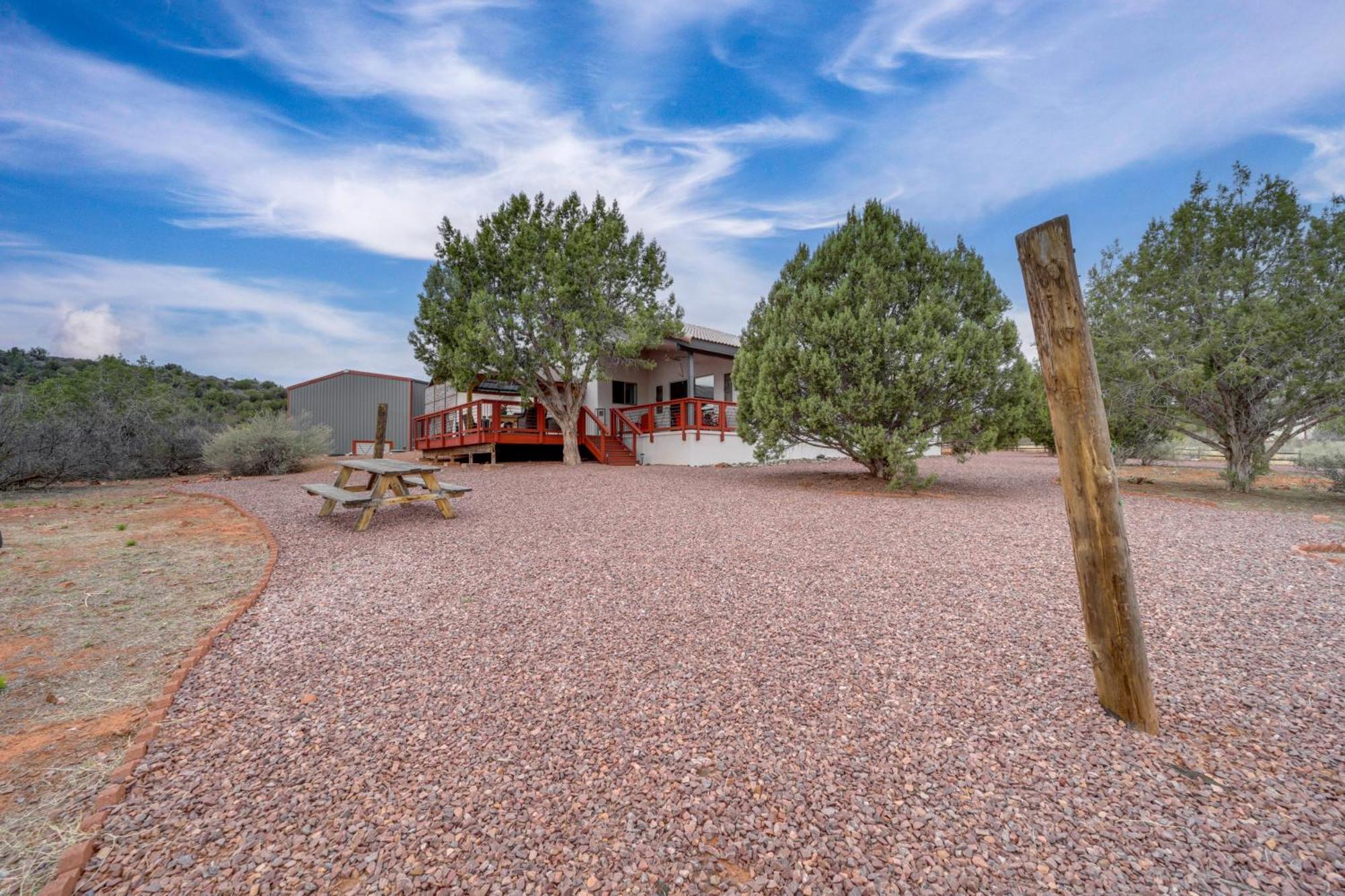 West Retreat Deck And Mountain Views Holiday home Sedona